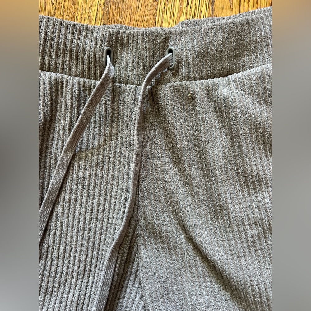 Ali Muse Ribbed Hoodie & Jogger Set - Picture 5 of 10